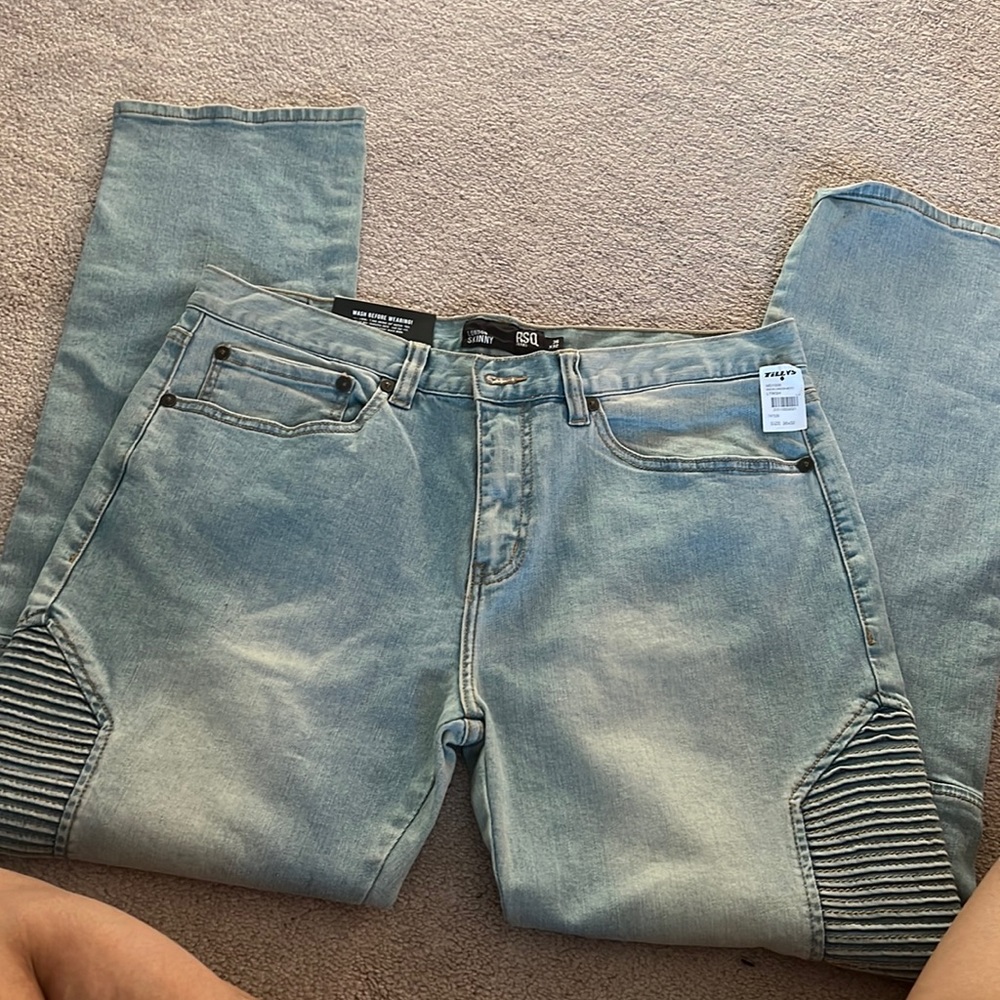 Men’s Tilly’s store jeans